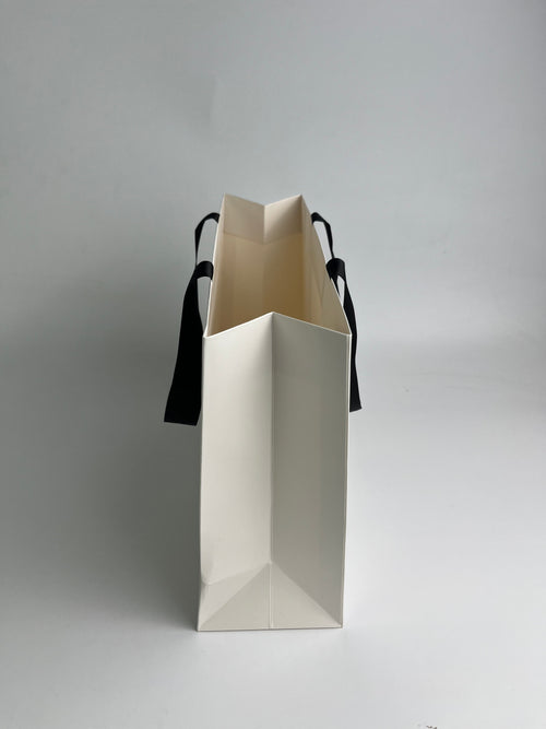 Custom 250gsm White Card Paper Shopping Bags with Wide Woven Handles